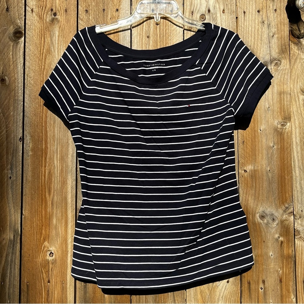 Tommy Hilfiger Women's Navy and White Striped Tee